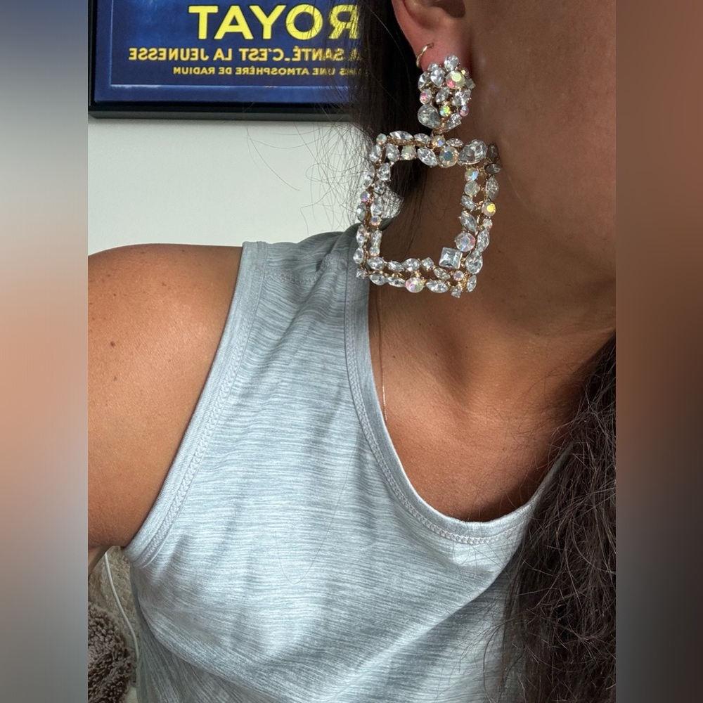 Beautiful earrings - Picture 2 of 3